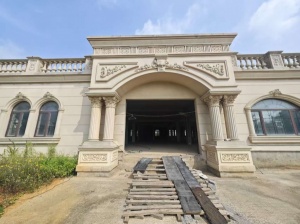 出售金石滩十字街独门独院3层800平厂房临街带院子可出租