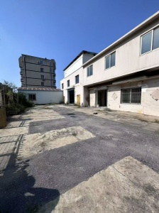 出租甘井子华北路独门独院厂房800平院子300多平有办公